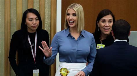 Ivanka Trumps Blouse Wardrobe Malfunction at the United。